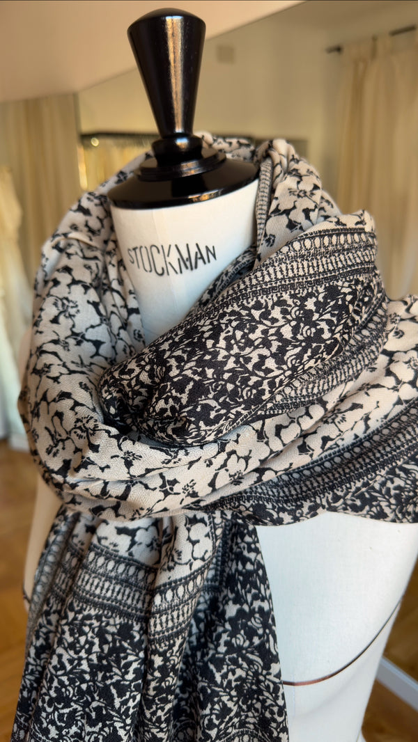 Foulard XL de cashmere y seda motivos florales