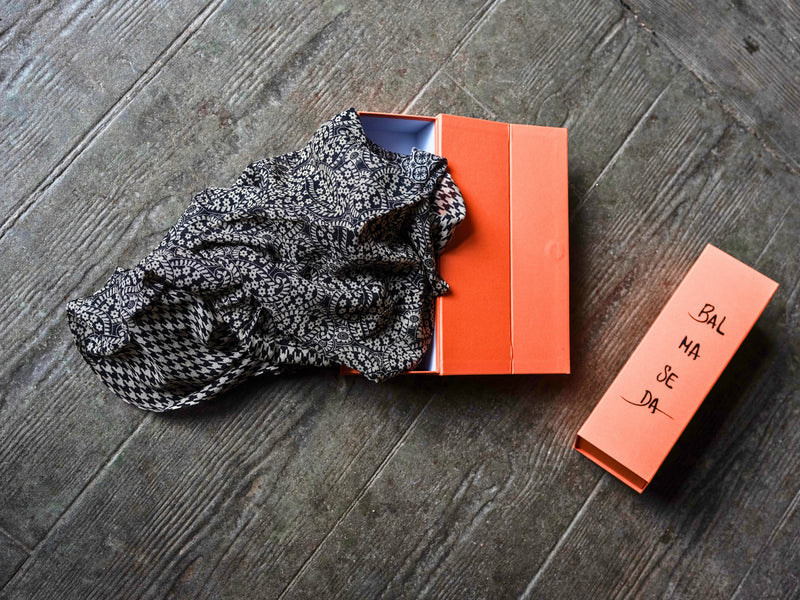 Foulard XL de cashmere y seda motivos geométricos