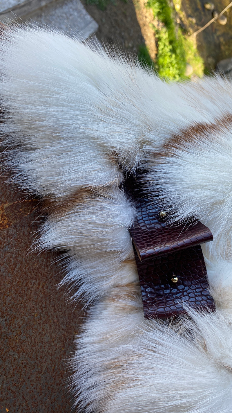 Cuello MERENGUE, cuello de zorro blanco  con veta marrón