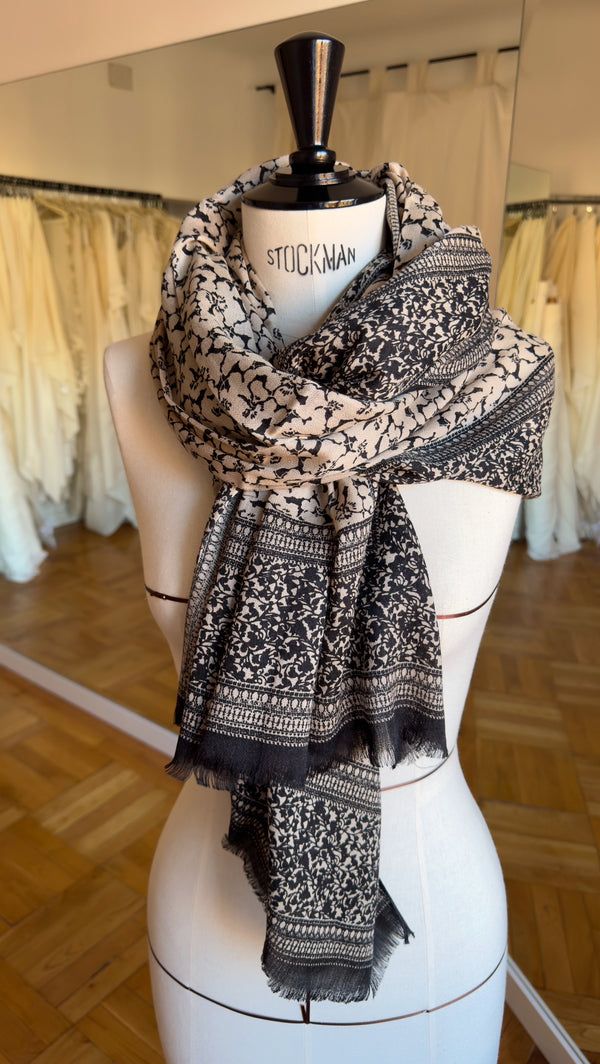 Foulard XL de cashmere y seda motivos florales