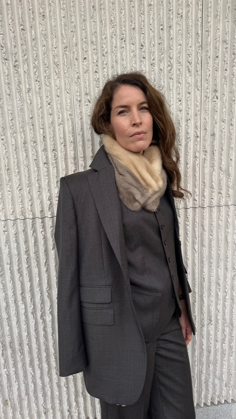 Cuello de visón Gris y Crudo