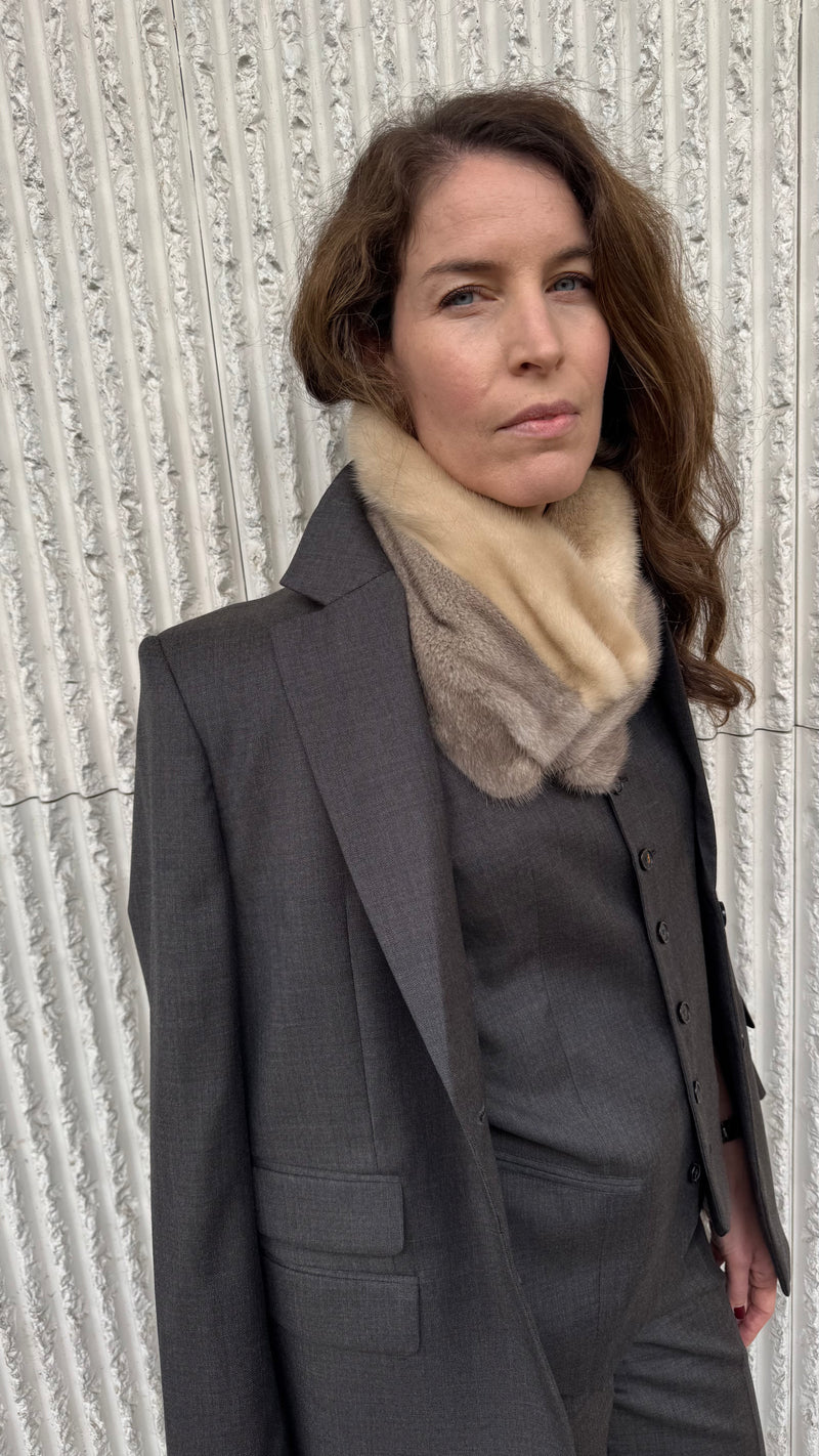 Cuello de visón Gris y Crudo