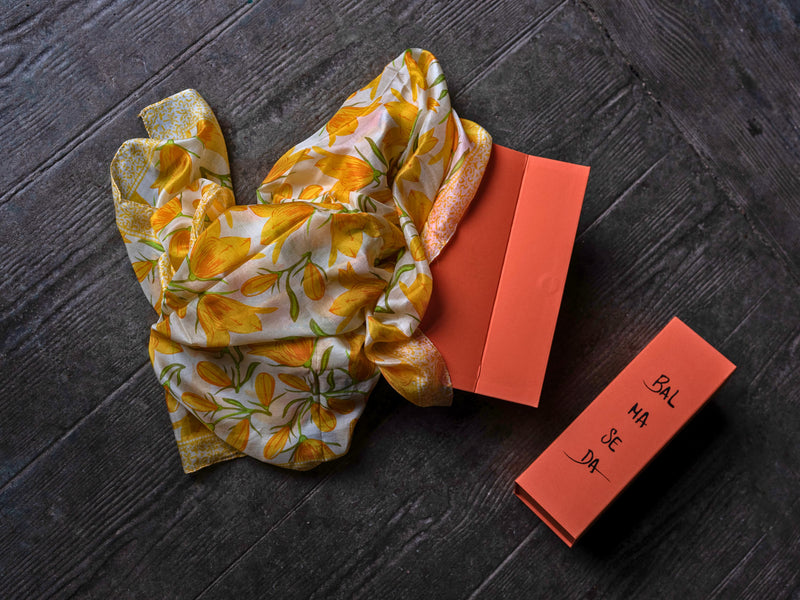 Pañuelo XL de seda motivos florales