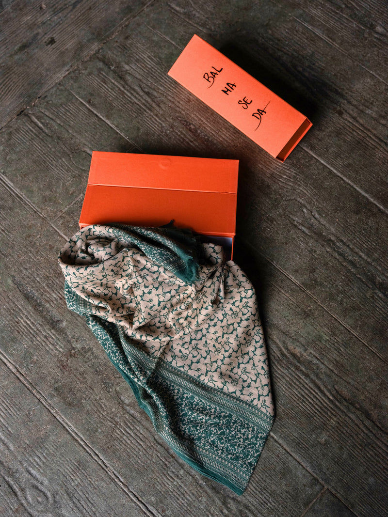 Pañuelo XL de cashmere y seda motivos florales