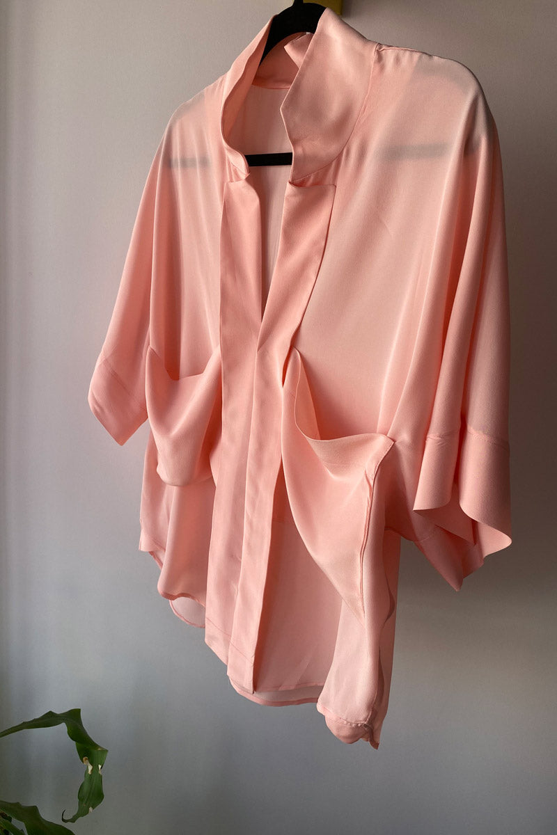 Camisa rosa de seda con bolsillos XL