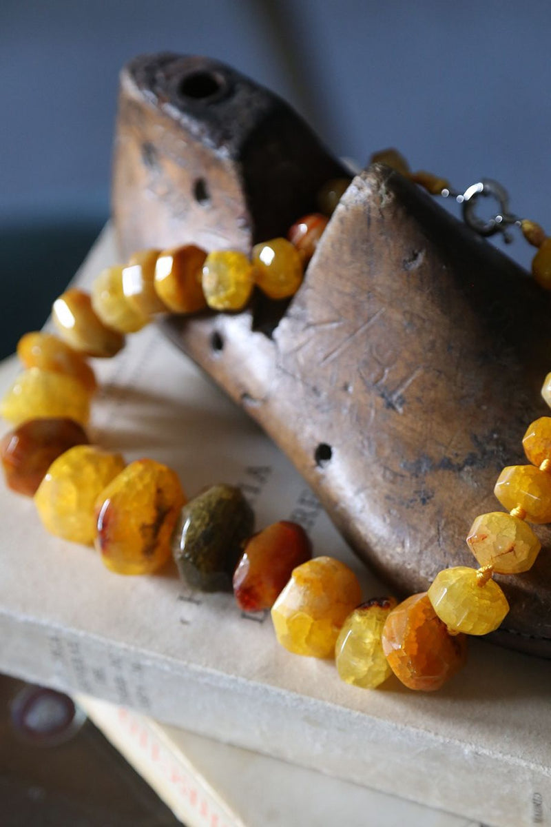 Collar piedras naturales color amarillo mostaza