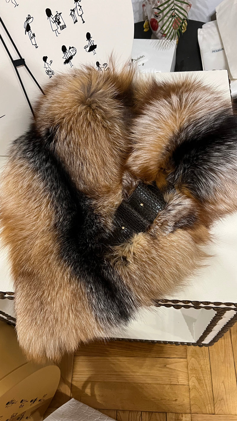 Cuello de zorro CAPUCCINO, marrón pardo con veta negra