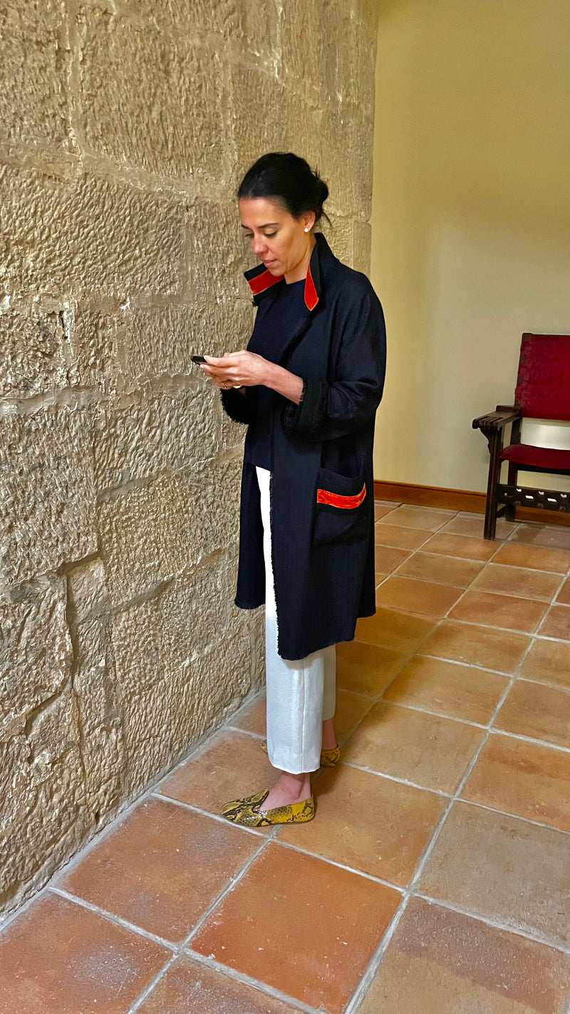 Guardapolvos de lana merino con espiga azul marino